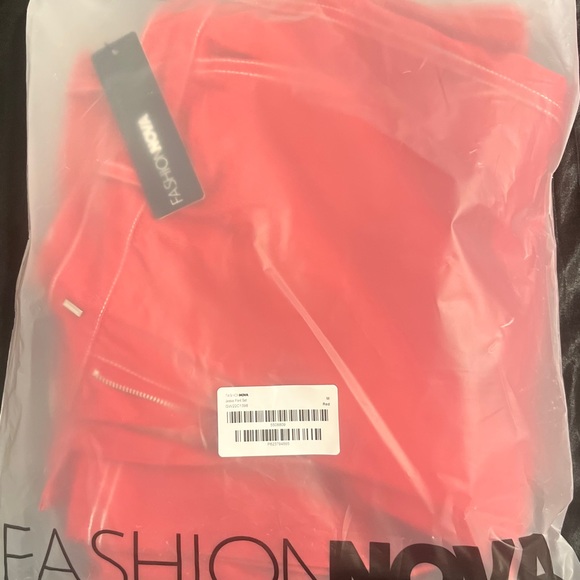 Brand new women set never worn 10/10 quality - Picture 3 of 7